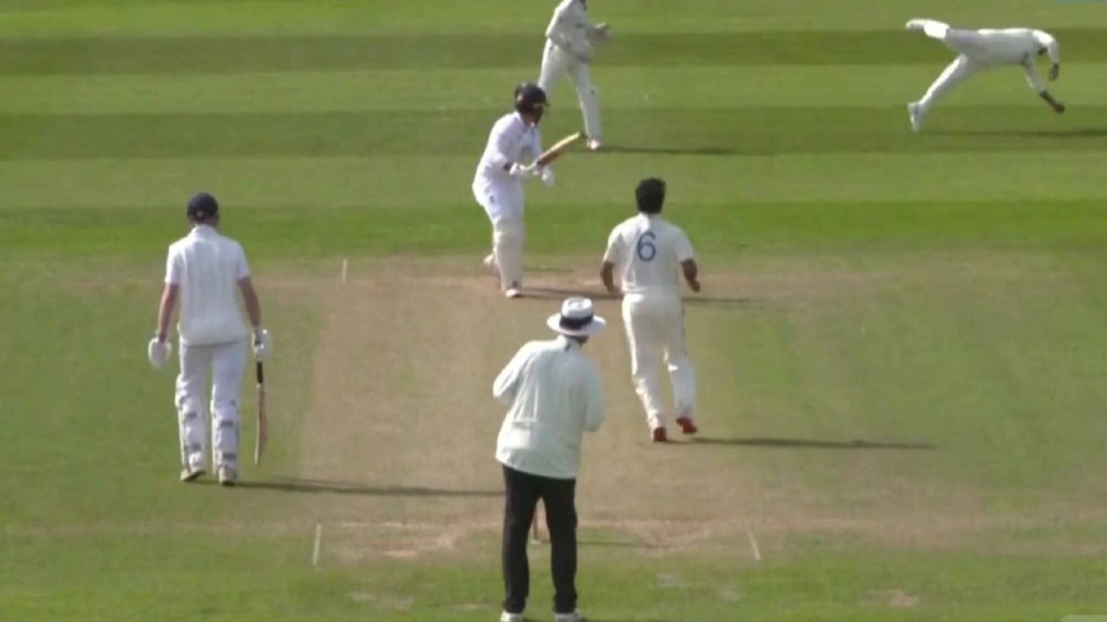 WATCH: Sarfaraz Khan takes incredible one-handed catch against England Lions, shuts down doubts over fitness WATCH: Sarfaraz Khan takes incredible one-handed catch against England Lions, shuts down doubts over fitness