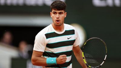 Carlos Alcaraz vs Tommy Paul Live Streaming: How to Watch the French Open 2025 Quarterfinal in India, USA, UK, France, and Australia? Carlos Alcaraz of Spain celebrates.