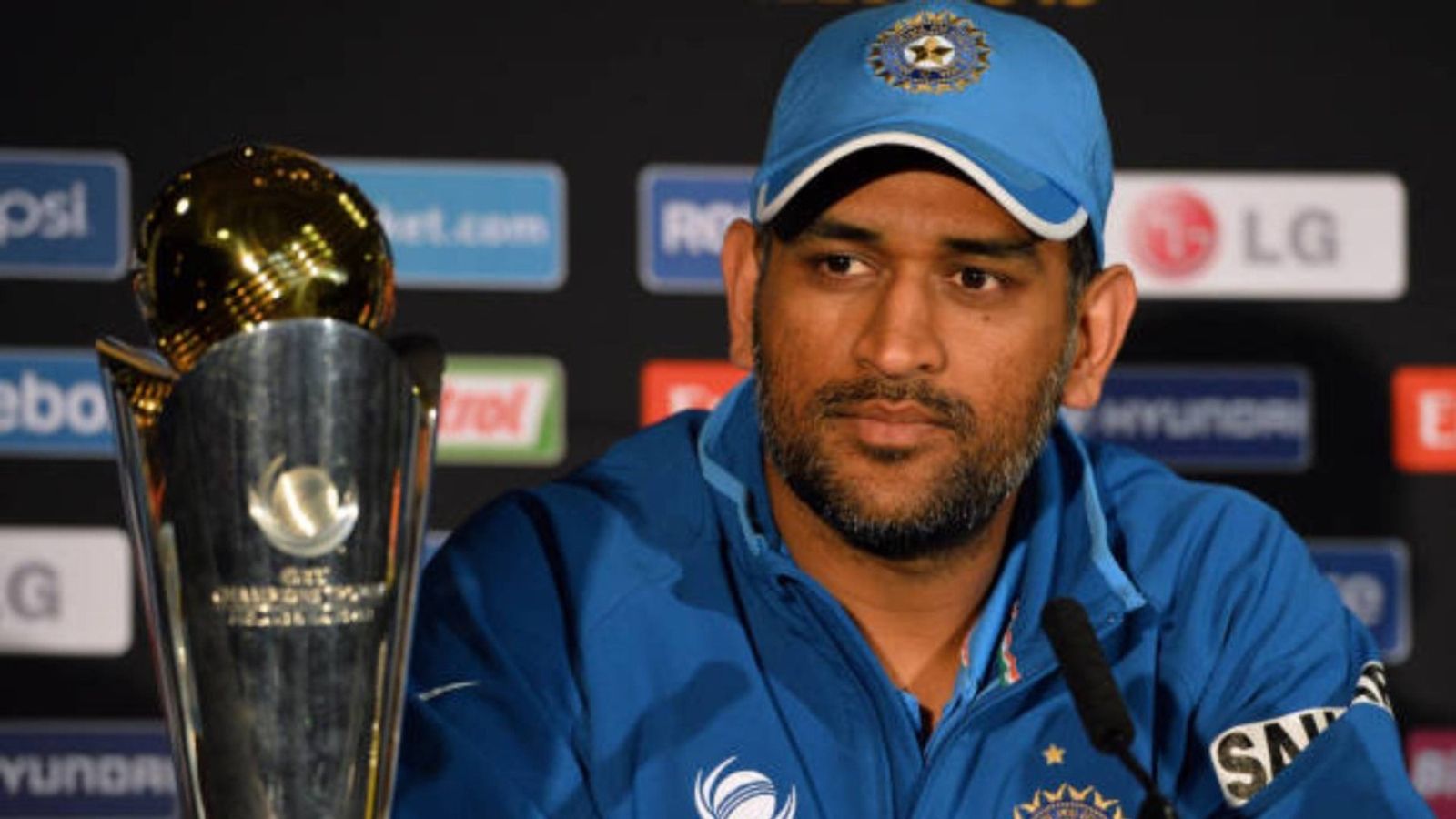 'Hands faster than that of a pickpocket...': Ex-India star showers praise on MS Dhoni for getting inducted in ICC Hall of Fame MS Dhoni and the Champions Trophy title in this frame