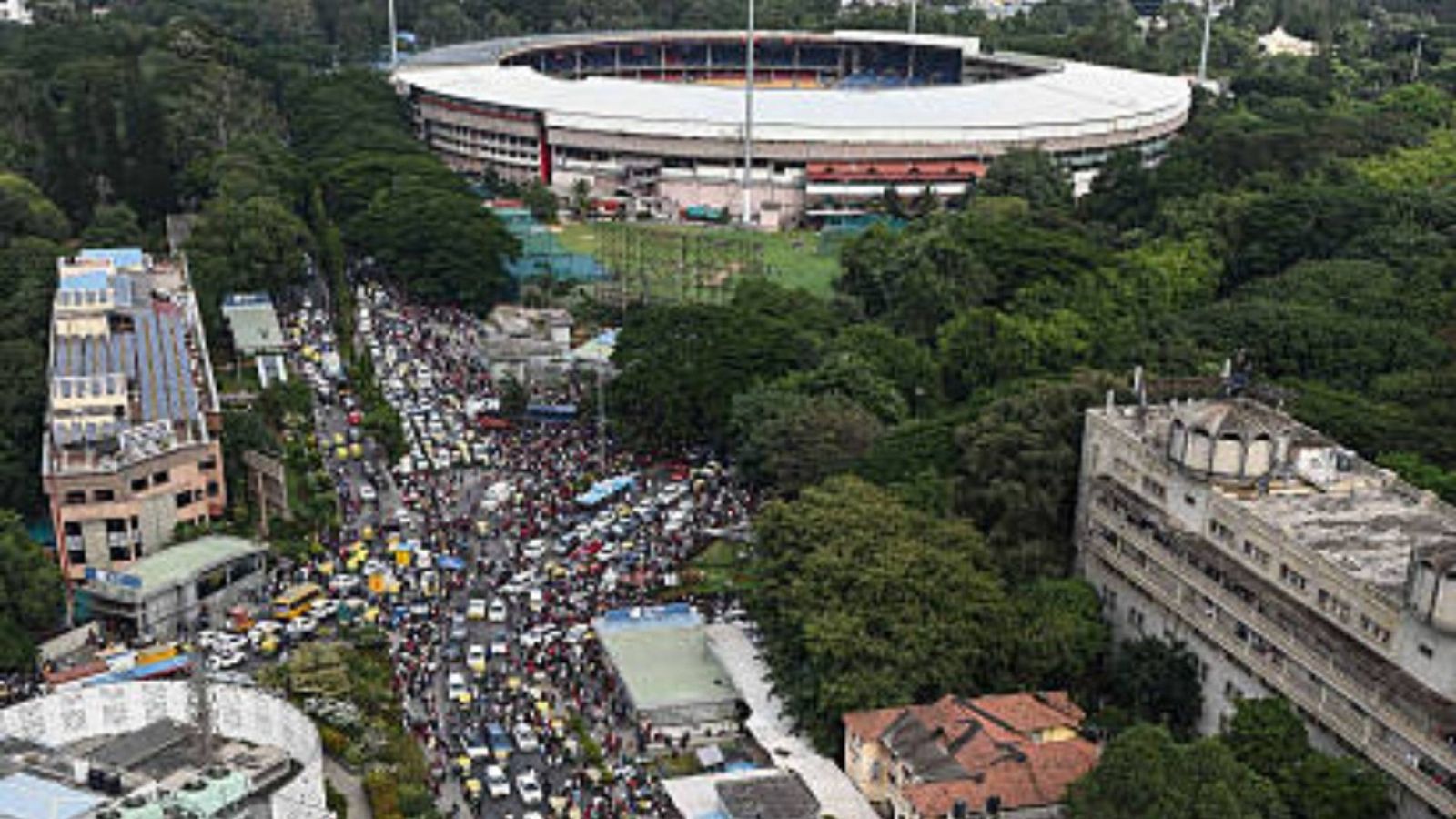 'Such a tragedy shouldn't have happened...': Rahul Dravid reacts to the 'heartbreaking' Chinnaswamy Stadium stampede 'Such a tragedy shouldn't have happened...': Rahul Dravid reacts to the 'heartbreaking' Chinnaswamy Stadium stampede