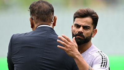 'Virat Kohli retirement could've been handled better': Ex-India head coach holds BCCI responsible for superstar batter's sudden exit from Tests Former India's head coach Ravi Shastri (L) embraces batting maestro Virat Kohli in this frame
