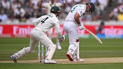 'I panicked big time, it came across a bit dodgy': David Bedingham reacts to 'dead ball' drama on Day 2 of WTC 2023-2025 final South Africa's David Bedingham (R) plays a shot as Australia's wicketkeeper Alex Carey watches on