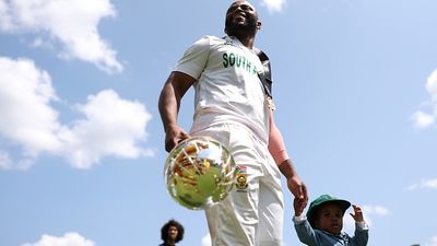 'Forget the divide, rejoice in this moment, and just be one': Temba Bavuma's heartfelt message for fellow South Africans after winning WTC title South Africa captain Temba Bavuma holds WTC mace with one hand and his son on the other