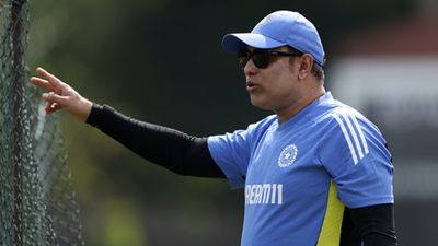 In Gautam Gambhir's absence, VVS Laxman oversees India's intra-squad game ahead of England Test series but no role defined officially VVS Laxman