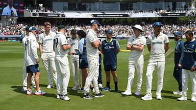 'They are going to be all over us...': Ex-Australia star fires major warning to Pat Cummins & Co. ahead of the Ashes SportsTak
