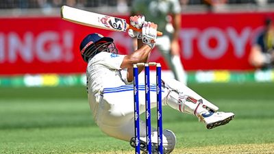 'Rishabh tu apna game khel': Delhi Capitals head coach doesn't want Gautam Gambhir to change Pant's batting style on England tour Rishabh Pant