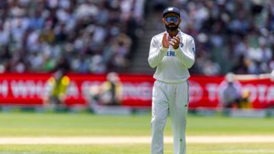 'India need Virat Kohli...': Ravi Shastri makes desperate plea as England move closer to the 371-run target on Day 5 SportsTak