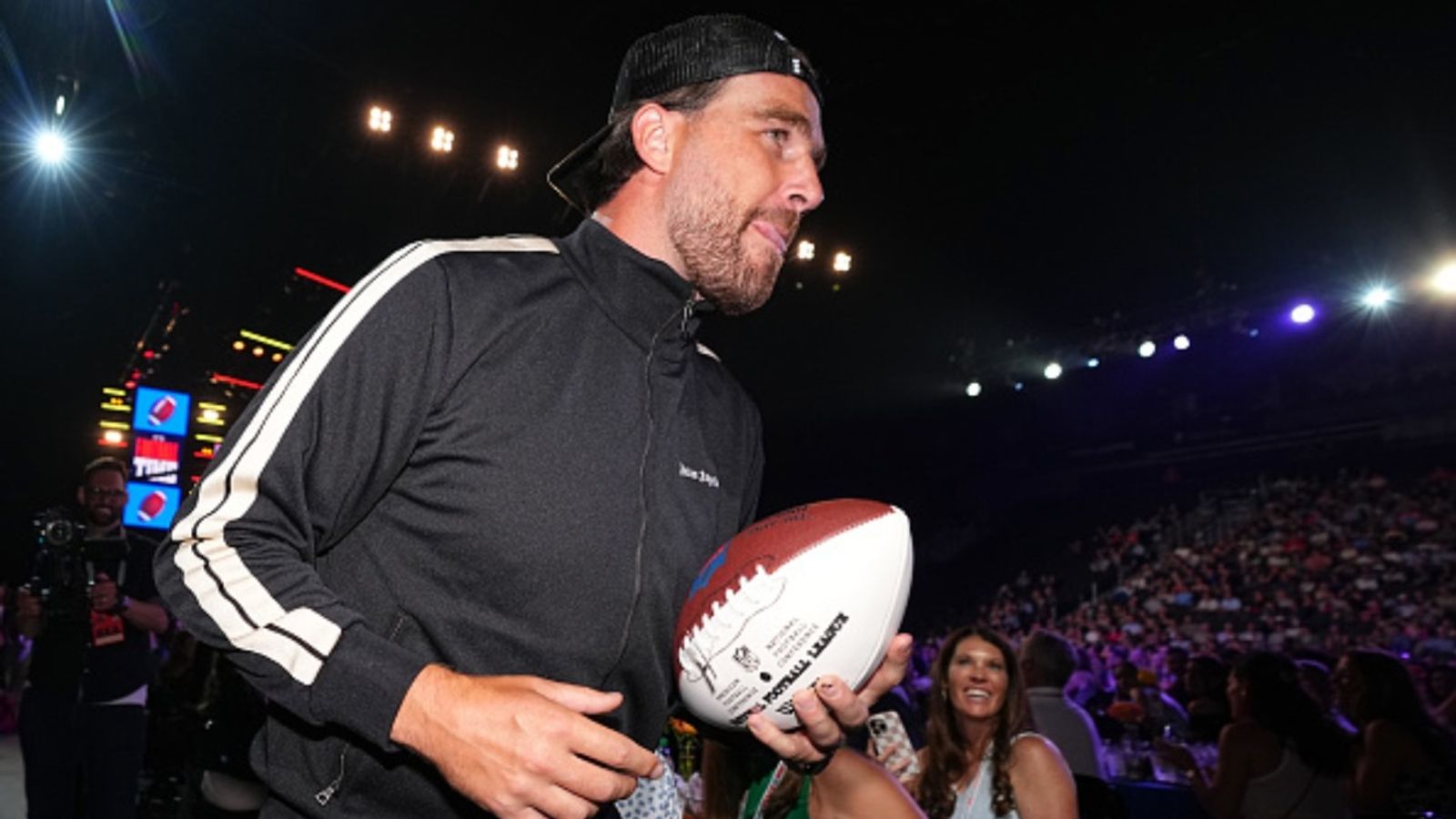 Travis Kelce mocked by Chiefs teammate for giving tight end tips: "This is just for the cameras" Travis Kelce mocked by Chiefs teammate for giving tight end tips: "This is just for the cameras"