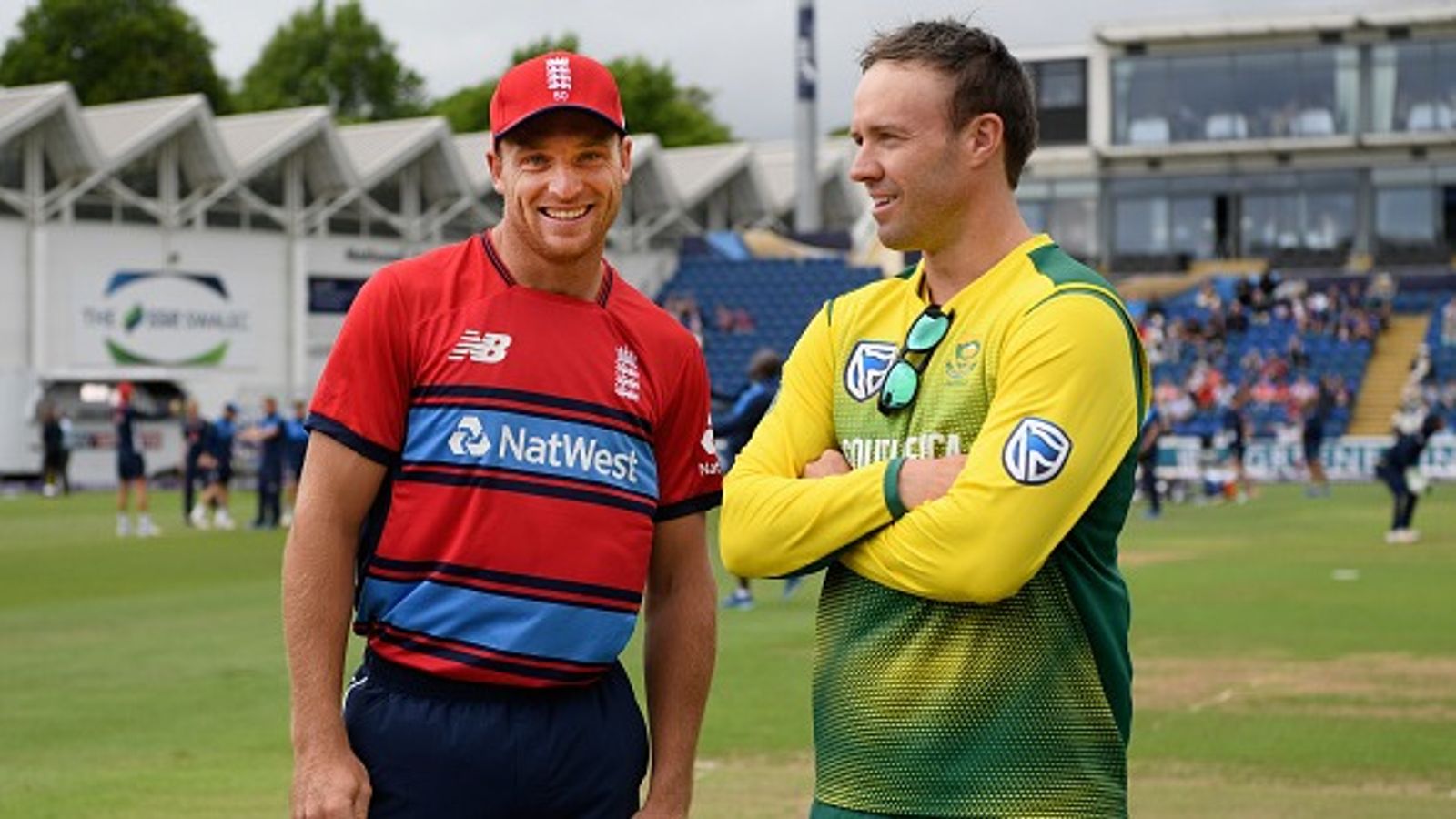 'He’s never going to speak to me again…': Jos Buttler recalls embarrassing off-field incident with AB de Villiers and his wife Louise Buttler England's Jos Buttler (L) and South Africa's AB De Villiers in frame