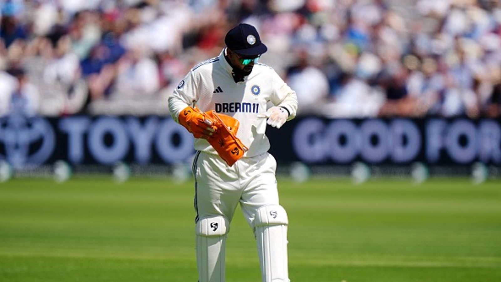 India vs England 3rd Test: With Rishabh Pant injured midway and Dhruv Jurel taking over as wicketkeeper, can Jurel bat in his place? Here’s what ICC regulations say India's Rishabh Pant leaves the field after injuring his finger during day one of the Third Rothesay Men's Test at Lord's, London