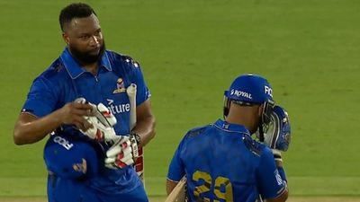 Kieron Pollard turns saviour again as MI New York beat Faf du Plessis' Texas Super Kings by 7 wickets to reach MLC 2025 final Kieron Pollard, Nicholas Pooran