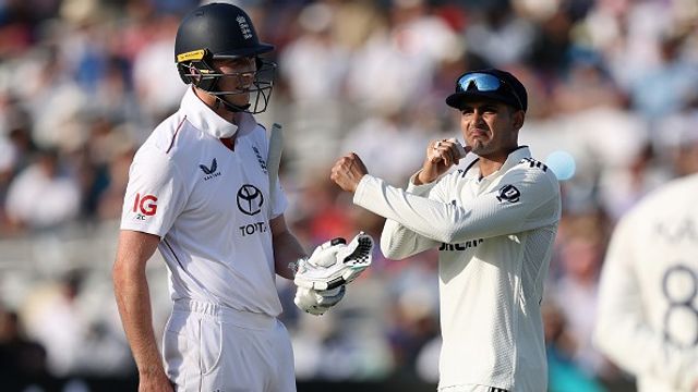 'They didn't wanna face…': Kumble schools ex-England star for taking 'Kohli' dig at Gill after last-over theatrics on Day 3 of Lord's Test India's Shubman Gill interacts with England's Zak Crawley in this frame