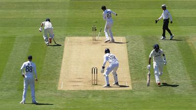 'That was the biggest turning point of the match': Sunil Gavaskar blames mix-up between Rishabh Pant and KL Rahul for India losing grip over Lord's Test Rishabh Pant, KL Rahul