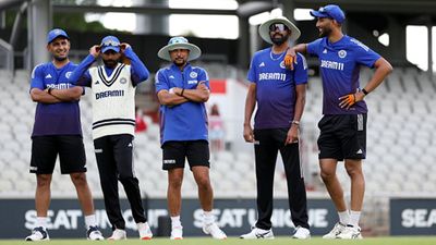 Irfan Pathan names his playing XI for Manchester Test featuring 3 changes, no place for 24-year-old pacer Anshul Kamboj Anshul Kamboj, Ravindra Jadeja, Kuldeep Yadav, Mohammed Siraj and Prasidh Krishna