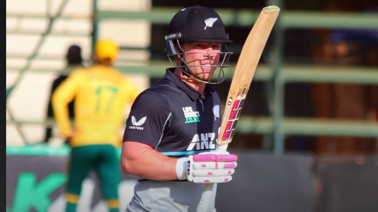 Tim Seifert's unbeaten half-century carries New Zealand to 7-wicket victory over South Africa in tri-series Tim Seifert's unbeaten half-century carries New Zealand to 7-wicket victory over South Africa in tri-series