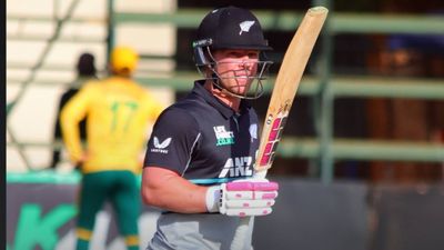 Tim Seifert's unbeaten half-century carries New Zealand to 7-wicket victory over South Africa in tri-series SportsTak