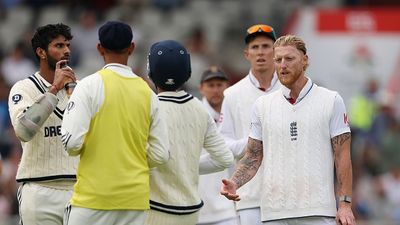 'Very easy to have a pop at him when...': England legend backs Ben Stokes for angry reaction after handshake saga in Manchester Test Ben Stokes of England reacts as he offers a draw which isn't taken by India during Day Five of the 4th Rothesay Test Match