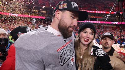Taylor Swift’s bold gesture involving Travis Kelce stuns broadcasters: “I’m not going to…” Taylor Swift’s bold gesture involving Travis Kelce stuns broadcasters: “I’m not going to…”