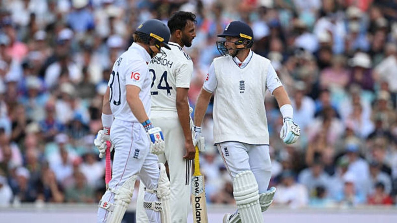 'He didn't back down...': Dinesh Karthik reacts to heated exchange between Prasidh Krishna and Joe Root Joe Root of England has an angry exchange with Prasidh Krishna of India during Day Two of the 5th Rothesay Test Match between England and India at The Kia Oval