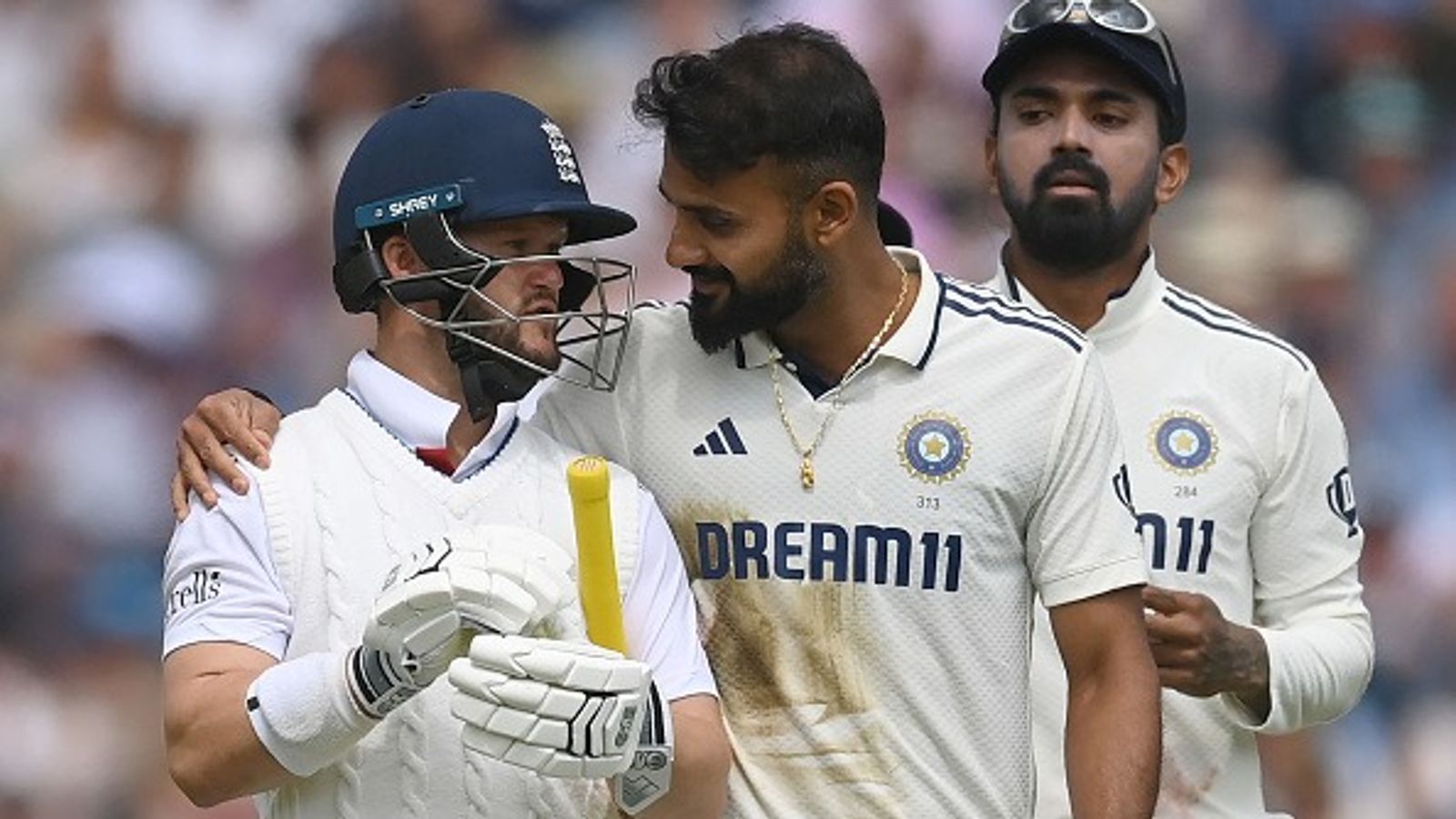 'Imagine doing that to Viv Richards': Ex-England captain's blunt take on Akash Deep-Ben Duckett episode in IND vs ENG 5th Test England's Ben Duckett (L) and India's Akash Deep in a conversation in this frame