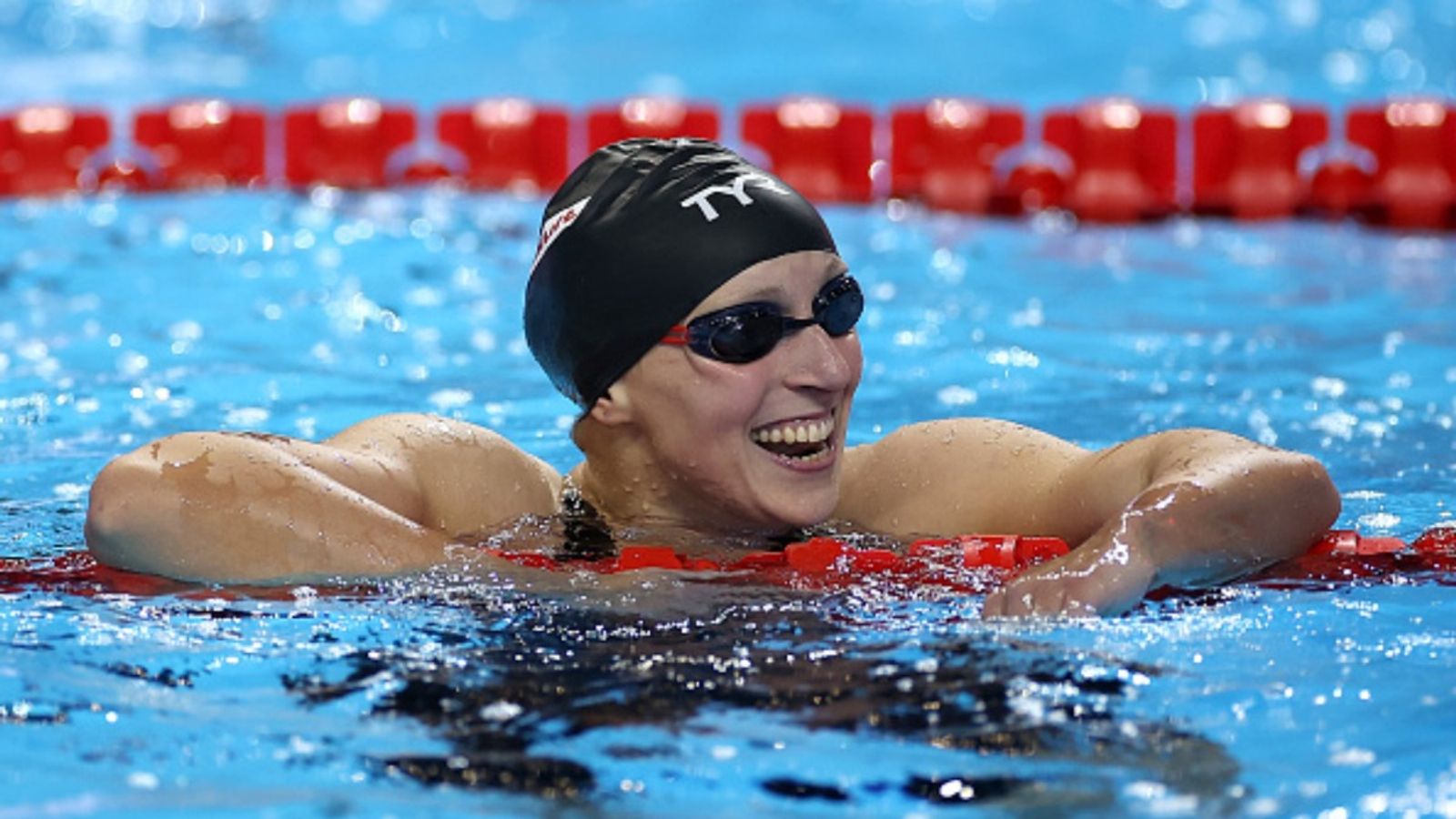 Katie Ledecky clinches seventh straight 800m freestyle world title with record-breaking swim Katie Ledecky clinches seventh straight 800m freestyle world title with record-breaking swim