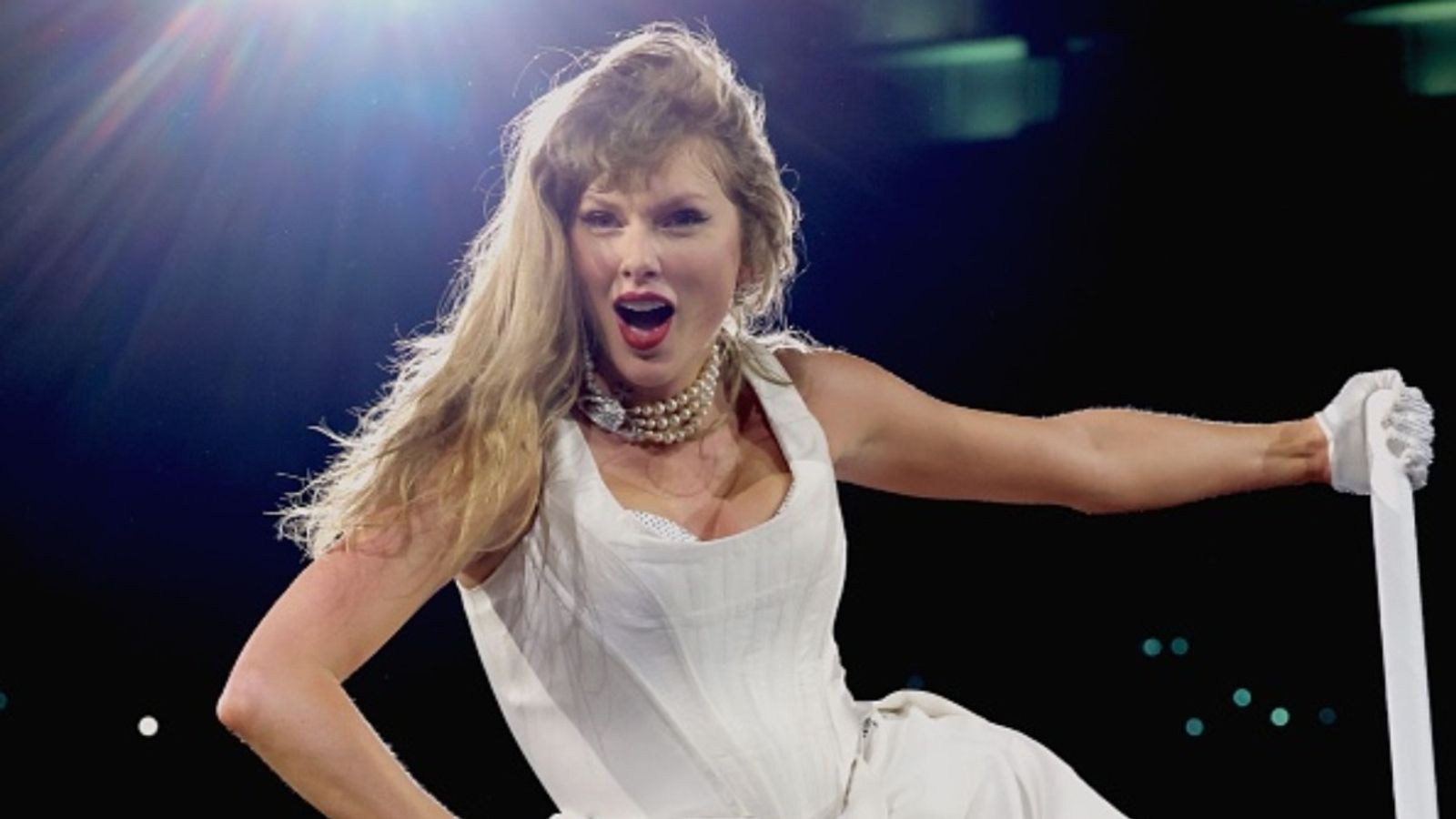 Taylor Swift makes another splash as a timeless masterpiece suddenly surges 6,000% after surprise TV moment Taylor Swift in the frame (Image via Getty)