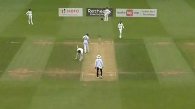 'Injection liya kya?': Shubman Gill heard on stump mic asking India pacer whether he has taken a painkiller on Day 4 - watch viral video Shubman Gill