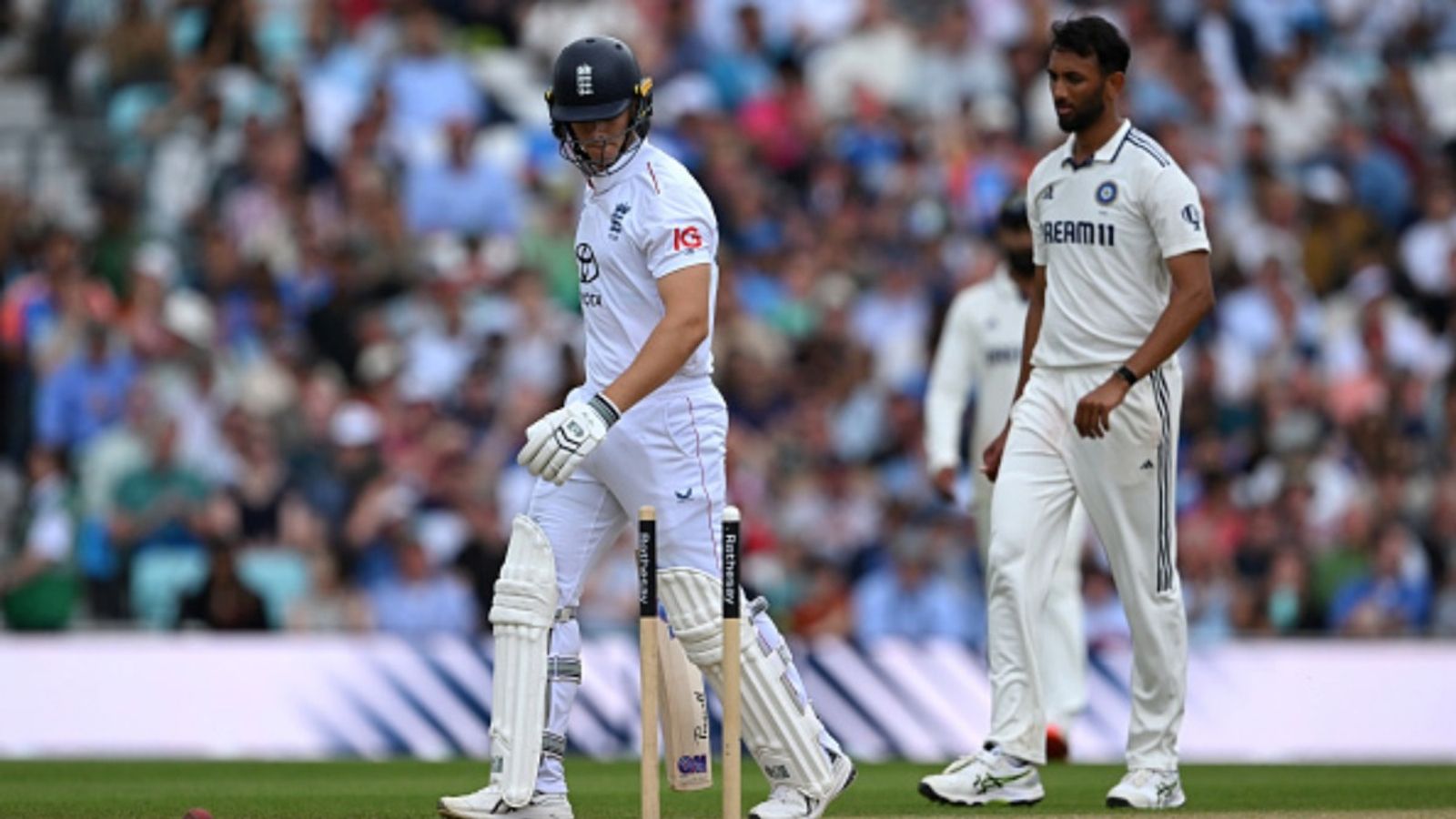 'Bethell's approach disrupted England's momentum': Former India pacer 'genuinely' believes Shubman Gill-led side will win Oval Test Jacob Bethell of England looks on after being bowled out by Prasidh Krishna of India during Day 4 of the fifth Test at The Kia Oval on August 03, 2025 in London, England.
