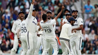 Siraj's England tour comes full circle at the Oval, seals sensational 6-run win in 5th Test as Root-Brook's tons go in vain, India level series 2-2 India celebrate the wicket of Jamie Overton of England during Day Five of the 5th Rothesay Test Match between England and India at The Kia Oval on August 04, 2025 in London, England.