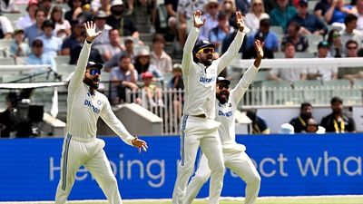 'Not having Rohit, Virat, and Ashwin hit me...': KL Rahul's massive take on former teammates' absence in the Anderson-Tendulkar Trophy 2025 Indian fieldsmen Virat Kohli (L), KL Rahul (C) and Rohit Sharma (R) appeal on the fourth day of the fourth cricket Test match between Australia and India at the Melbourne Cricket Ground (MCG) in Melbourne