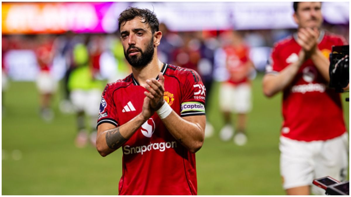 Bruno Fernandes in the frame.