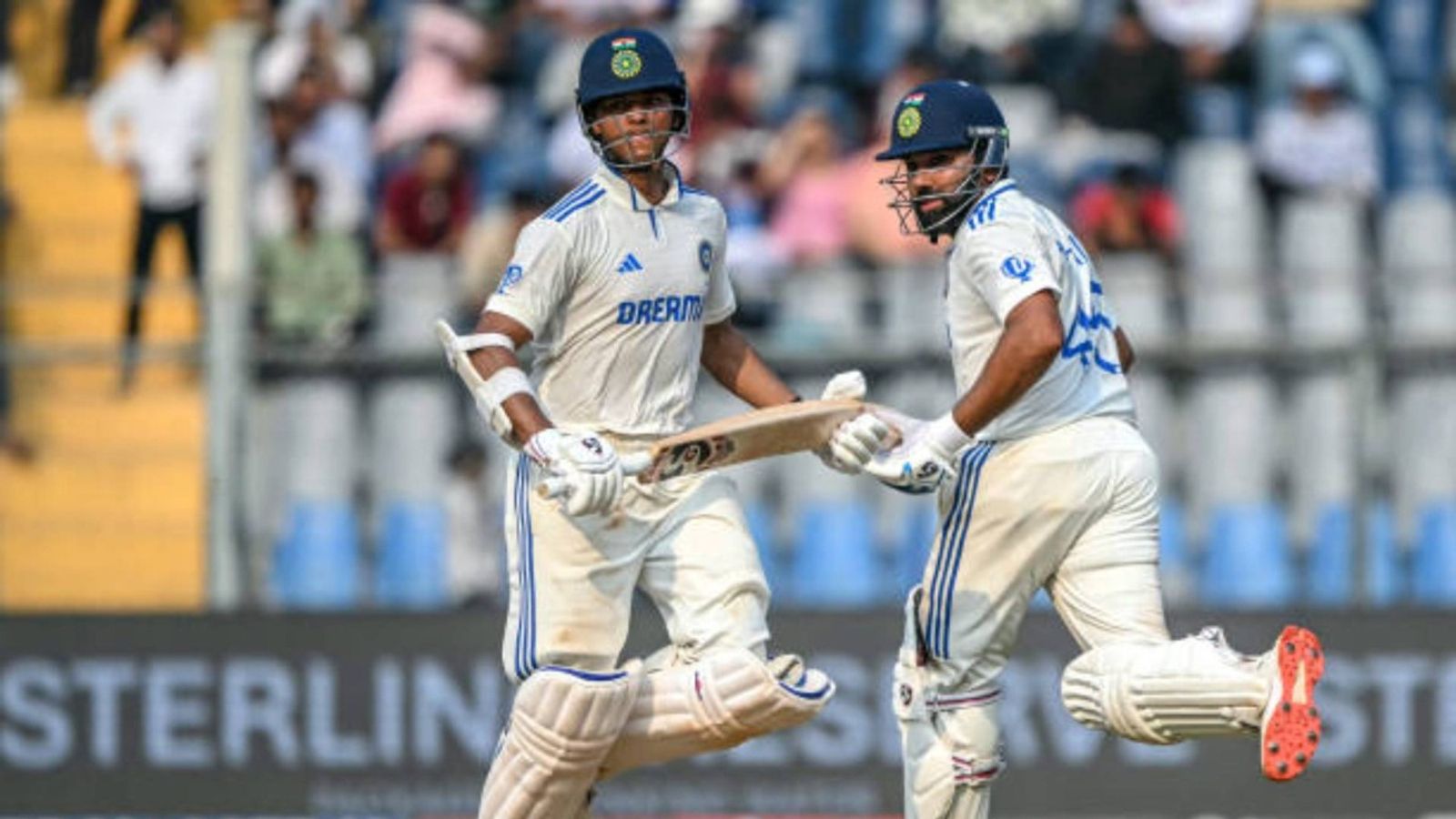 Rohit Sharma convinced Yashasvi Jaiswal to stay with Mumbai in domestic cricket? Report makes big revelation Yashasvi Jaiswal and Rohit Sharma in this frame
