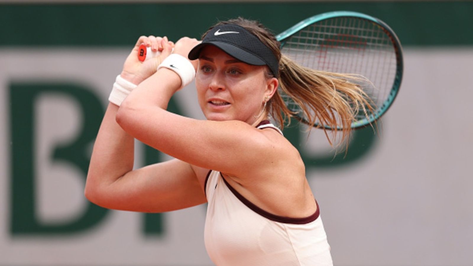Emotional Paula Badosa opens up to fans amid injury hiatus from WTA tour: "Failure taught me..." Paula Badosa in the frame (Image via Getty)