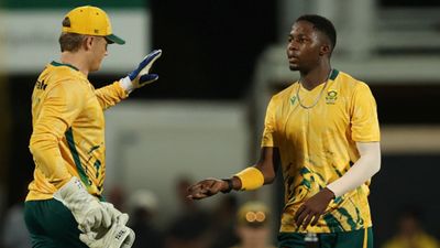 ‘Cool to see a young guy stand up to Australia in their backyard’: Mumbai Indians star lauds 19-year-old Kwena Maphaka for heated exchange with Tim David Kwena Maphaka, ryan rickelton