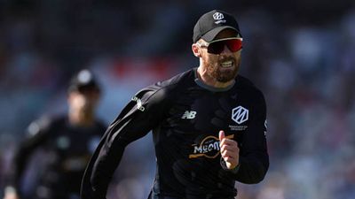 WATCH: Phil Salt takes stunning one-handed catch for Manchester Originals in The Hundred, video goes viral SportsTak