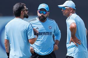 'There were 4-5 guys...': Rahul Dravid reveals how Virat Kohli, Rohit Sharma and R Ashwin triggered his retirement decision SportsTak