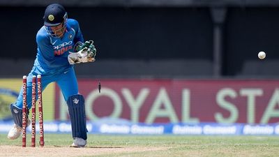 Ex-India's fielding coach discloses why MS Dhoni didn't practice wicketkeeping after 2007, says 'He self-admittedly said that once he started...' Former India captain MS Dhoni in frame