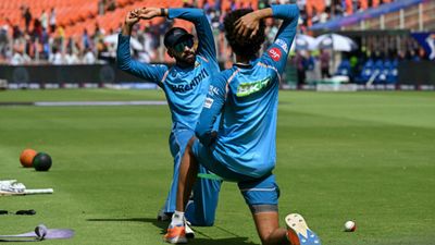 'The standard of playing spin without risk as come down': Gujarat Titans spinner namedrops Cheteshwar Pujara to explain reason behind it Mohammed Siraj, Sai Kishore