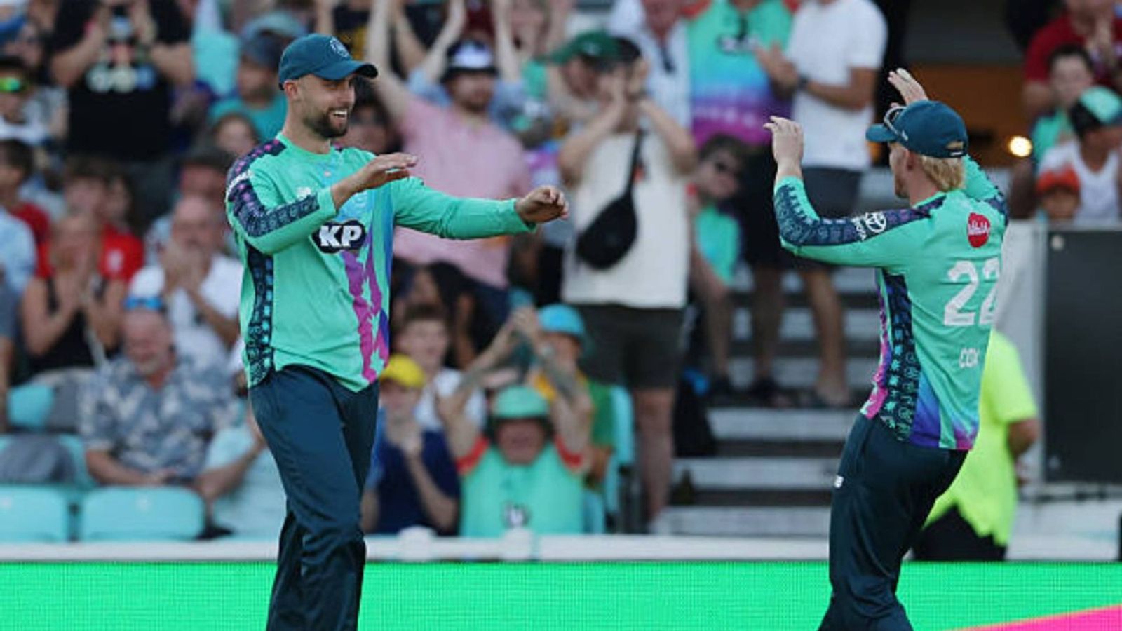 WATCH: Ex-RCB star takes outrageous one-handed catch for Oval Invincibles in The Hundred, video goes viral Will Jacks of Oval Invincibles celebrates with team mate Jordan Cox after taking the catch to dismiss Ollie Pope of London Spirit during the The Hundred