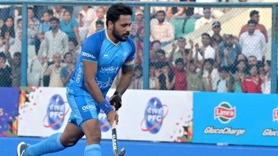 India hockey team kicks off Asia Cup campaign with 4-3 win over China after Harmanpreet's heroic hat-trick India captain Harmanpreet Singh in frame
