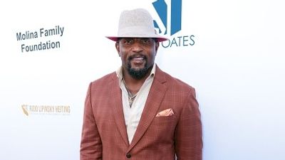 Ray Lewis criticizes Shannon Sharpe for abandoning Ravens' core values SportsTak