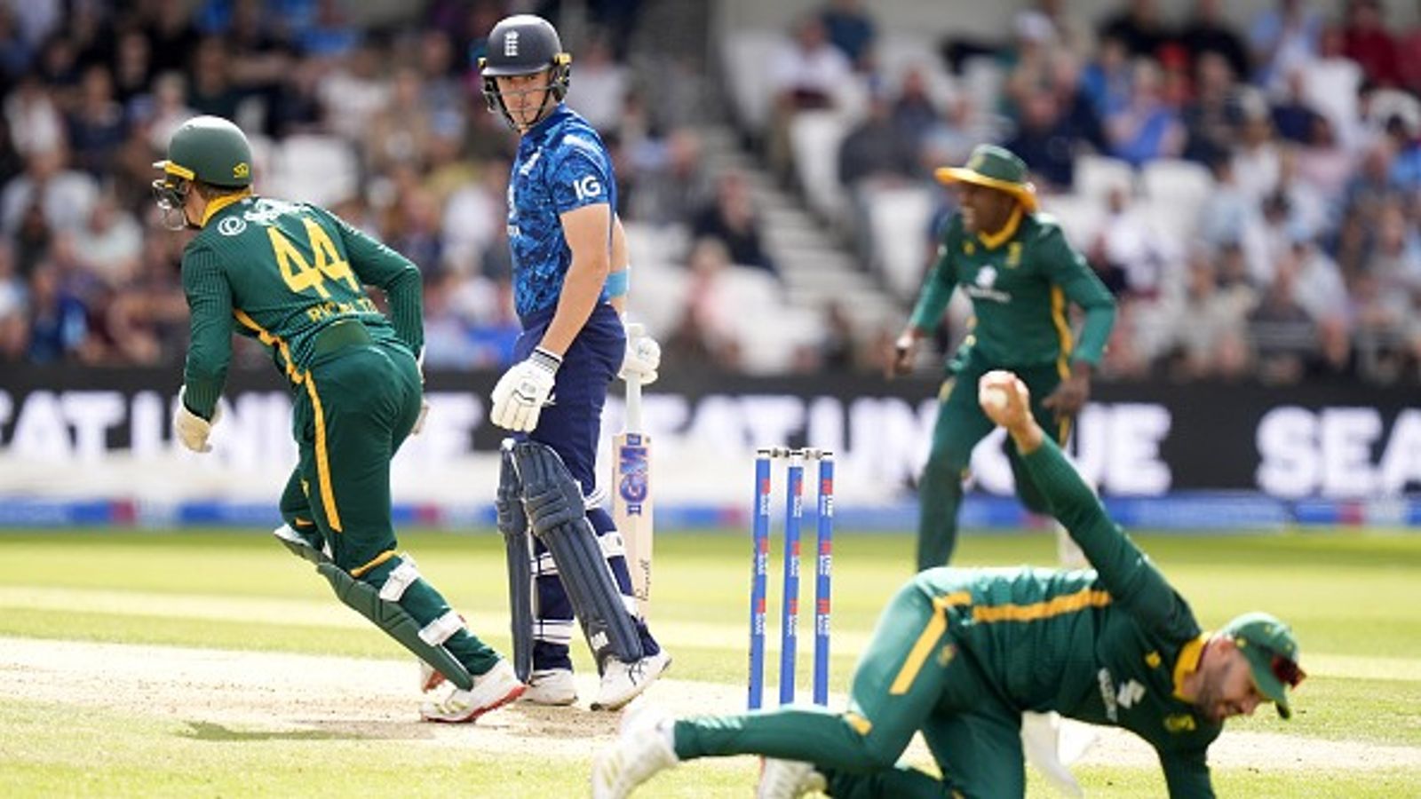 'He’s been put on pedestal without scoring runs': Michael Vaughan's strong words for 21-yr-old star after shoddy show in ENG vs SA 1st ODI England's Jacob Bethell (2nd from left) reacts after getting dismissed in 1st ODI against South Africa
