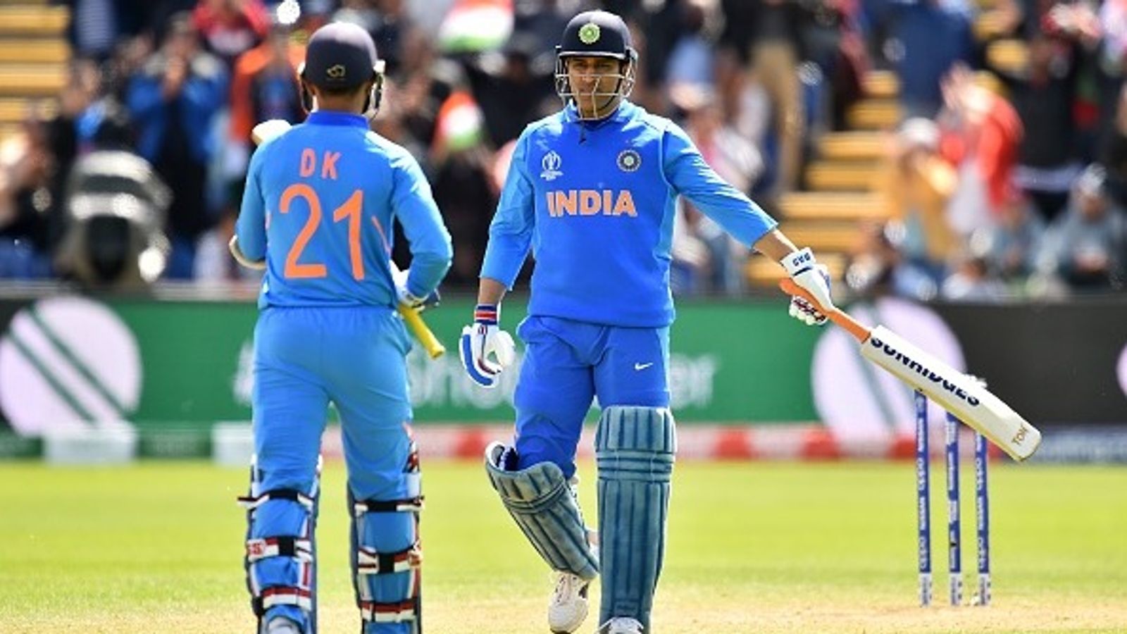 MS Dhoni becomes captain of Dinesh Karthik's all-time India T20 XI, only 6 Asia Cup-bound stars make cut in star-studded line-up File Photo: Former India's star wicketkeeper-batters MS Dhoni (R) and Dinesh Karthik in frame