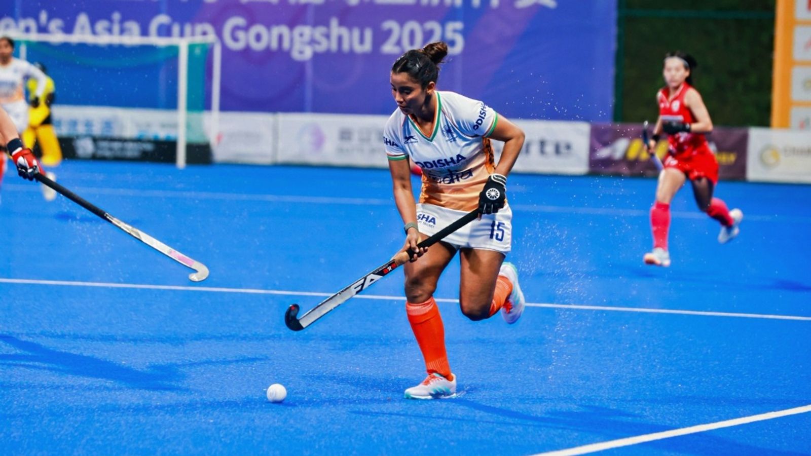 Women’s Asia Cup hockey: Navneet Kaur's late equaliser helps India hold defending champions Japan to 2-2 draw Women’s Asia Cup hockey: Navneet Kaur's late equaliser helps India hold defending champions Japan to 2-2 draw