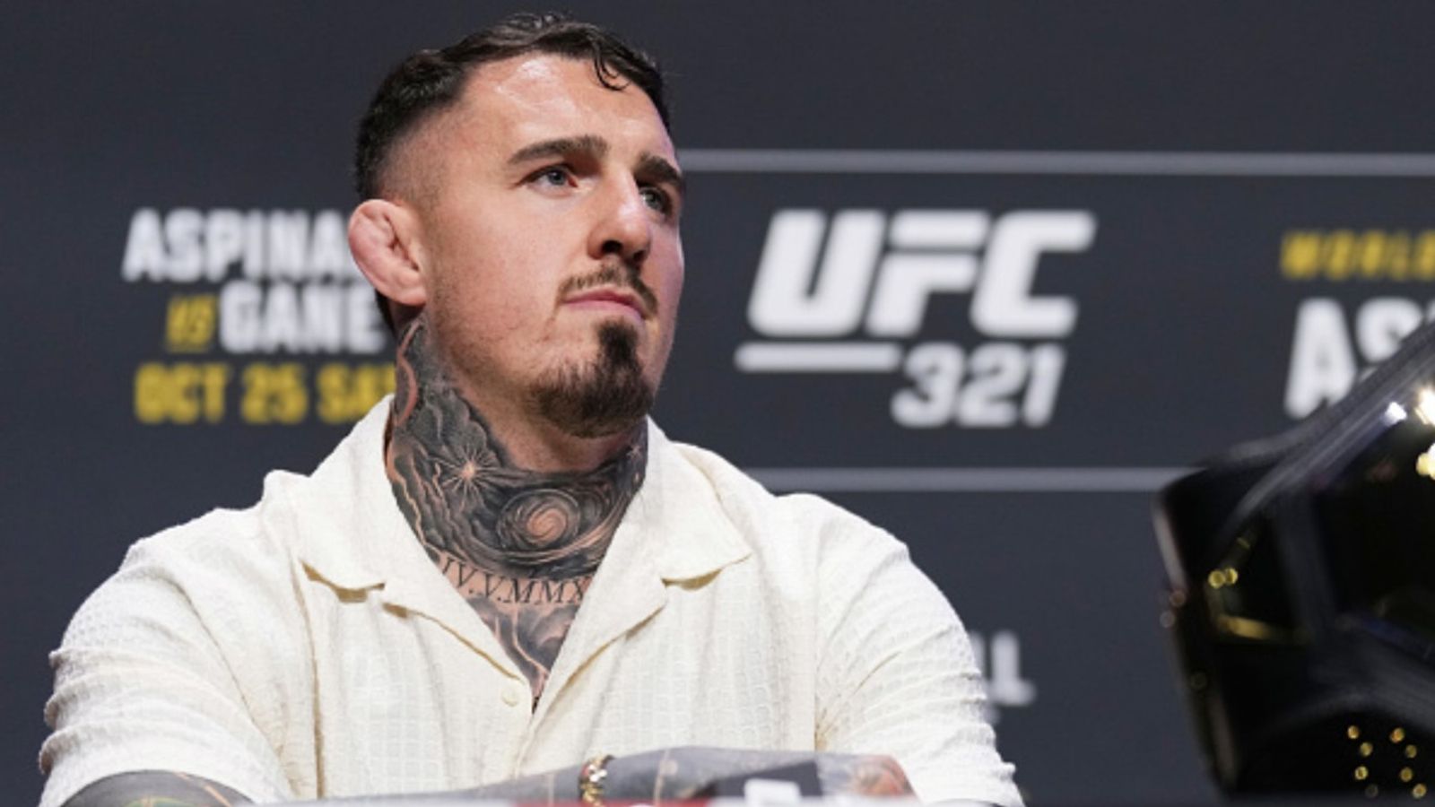 Tom Aspinall opens up on UFC exit for boxing after Abu Dhabi: "That’s my dad..." Tom Aspinall in the frame (Image via Getty)