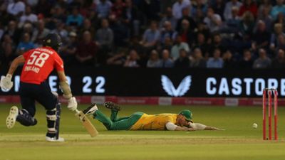 Huge blow to South Africa as star player ruled out of T20I series against England; Morkel joins in this role David Miller, Sam Curran