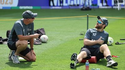 Andhra Pradesh rope in former New Zealand head coach for 2025-2026 domestic season Former New Zealand head coach Gary Stead (L) in conversation with veteran batter Kane Williamson in frame