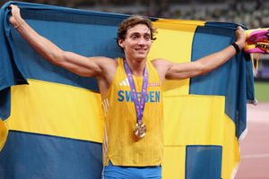 Mondo Duplantis reflects on the weight of a World Championship WR as hhe soars to his 14th SportsTak