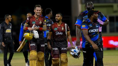 Frustrated by umpires' decisions, Nicholas Pooran smashes unbeaten 90 to lead Trinbago Knight Riders to CPL Qualifier 2, apologises later Nicholas Pooran, Alex Hales