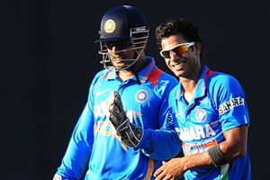 'Players who were closer to the captain...': MS Dhoni's former teammate reignites 'hookah controversy' with stunning revelation SportsTak